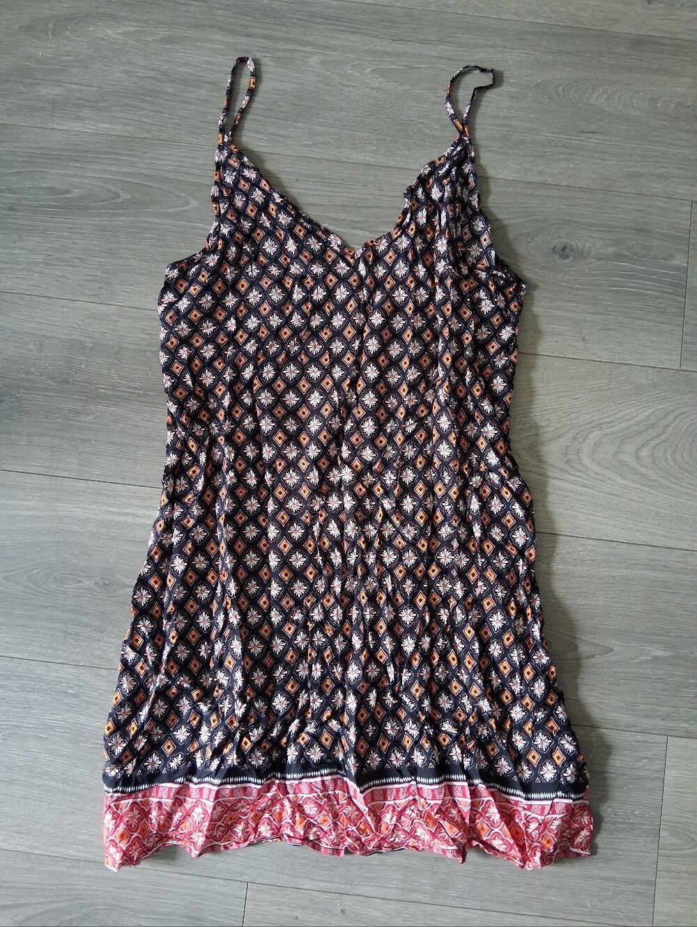 Shein Black Sleeveless V-neck Mini Dress With Geometric Pattern